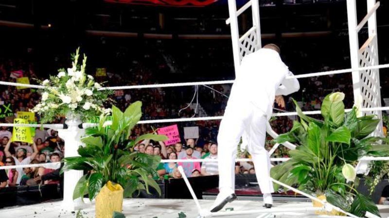 H επανάσταση του CM Punk στο χιλιοστό Raw