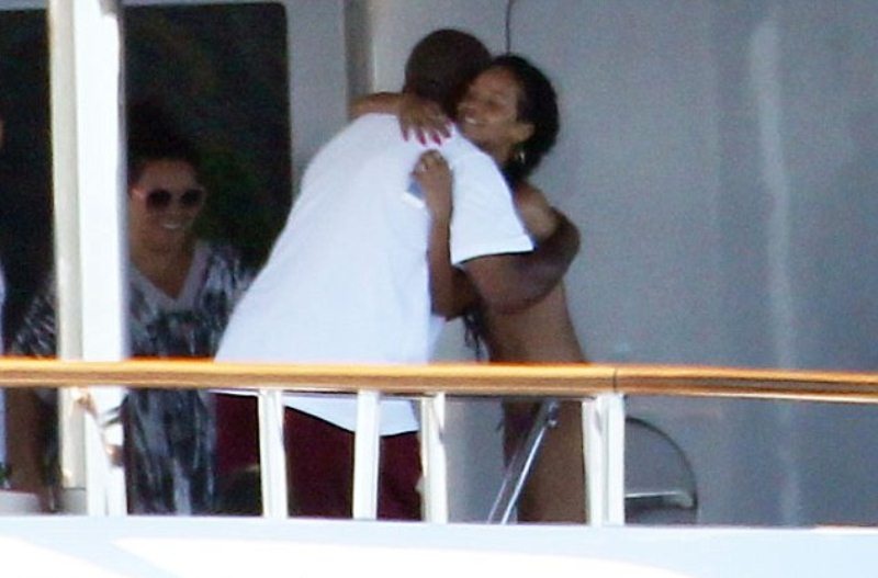 Ο υψηλός προσκεκλημένος της Ριάνα (photos)