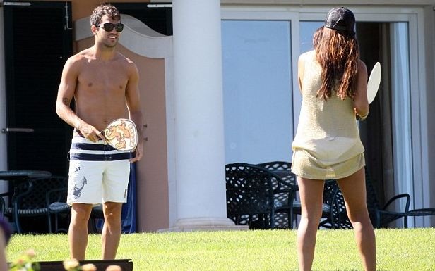 Τι κάνει η Ντανιέλα στον Φάμπρεγκας; (photos)