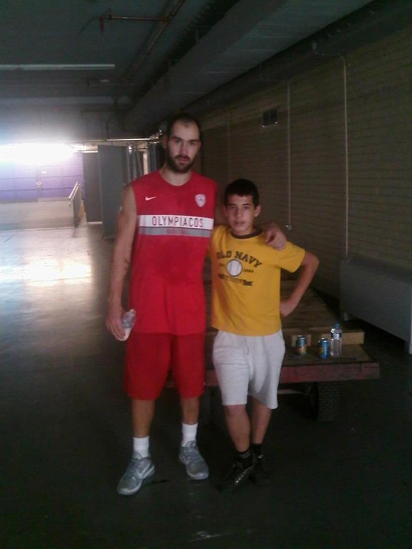 Οι τυχεροί φίλαθλοι του Ολυμπιακού (photos)