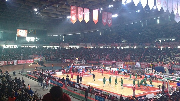 Οι τυχεροί φίλαθλοι του Ολυμπιακού (photos)