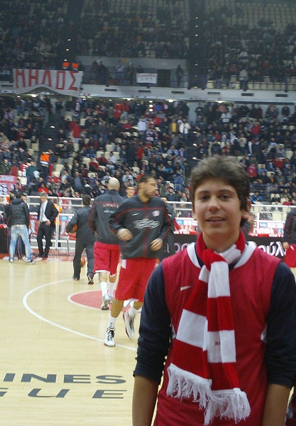 Οι τυχεροί φίλαθλοι του Ολυμπιακού (photos)