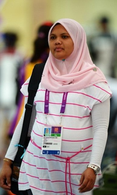 Σε προχωρημένη εγκυμοσύνη η Μαλαισιανή σκοποβόλος! (photos)