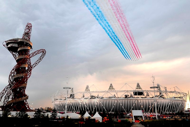 Ολυμπιακοί Αγώνες - Τελετή έναρξης: Το σόου από τα κόκκινα βέλη (photos)