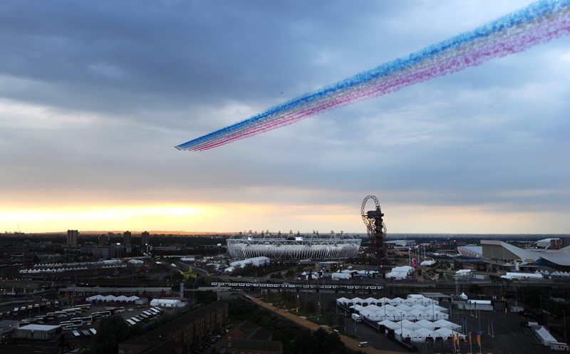 Ολυμπιακοί Αγώνες - Τελετή έναρξης: Το σόου από τα κόκκινα βέλη (photos)