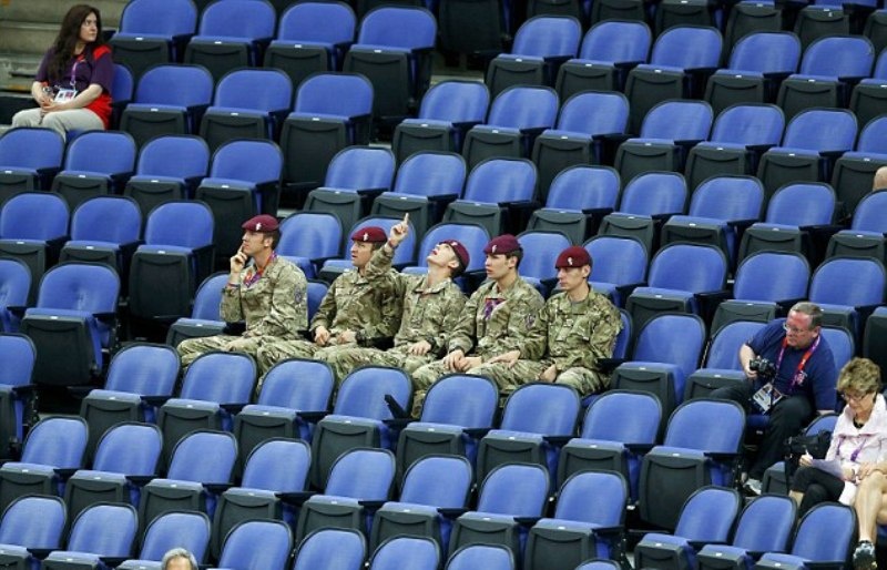 Λονδίνο 2012: Επιστράτευσαν τον... στρατό, ελλείψει κόσμου! (photos)