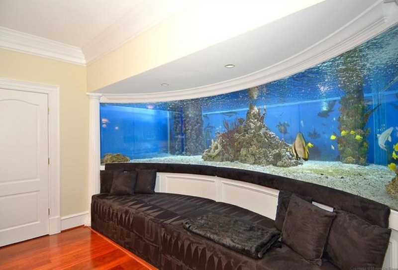 Πουλάει το… φτωχόσπιτό του ο Αρίνας (photos)