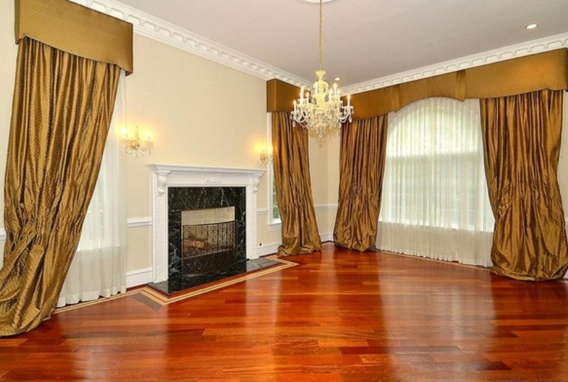 Πουλάει το… φτωχόσπιτό του ο Αρίνας (photos)