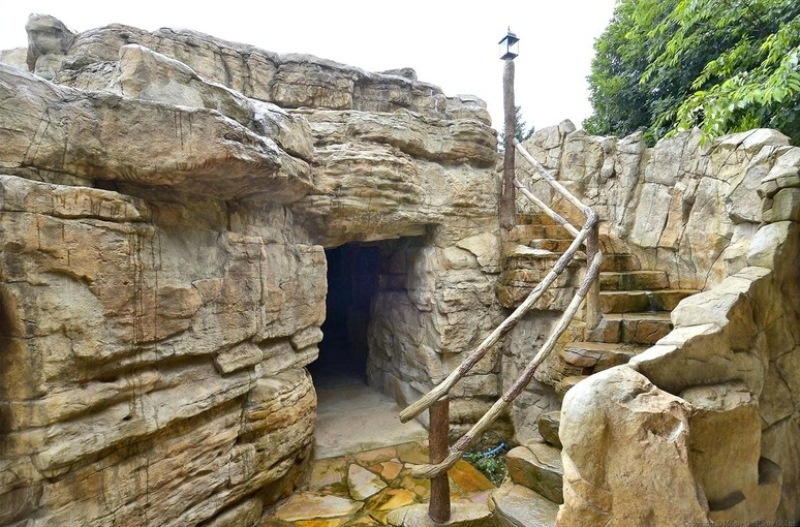 Πουλάει το… φτωχόσπιτό του ο Αρίνας (photos)