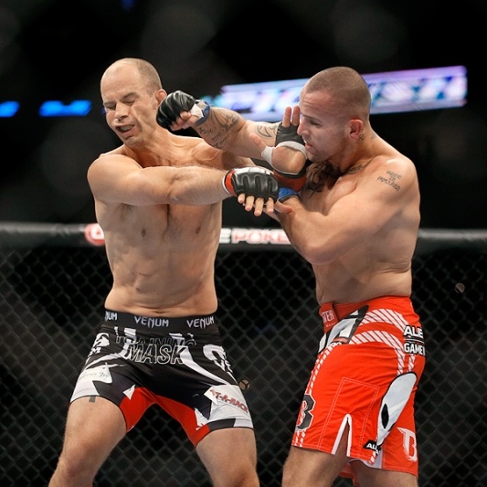 UFC 150: Ματσάρα και υπεράσπιση για τον Ben Henderson