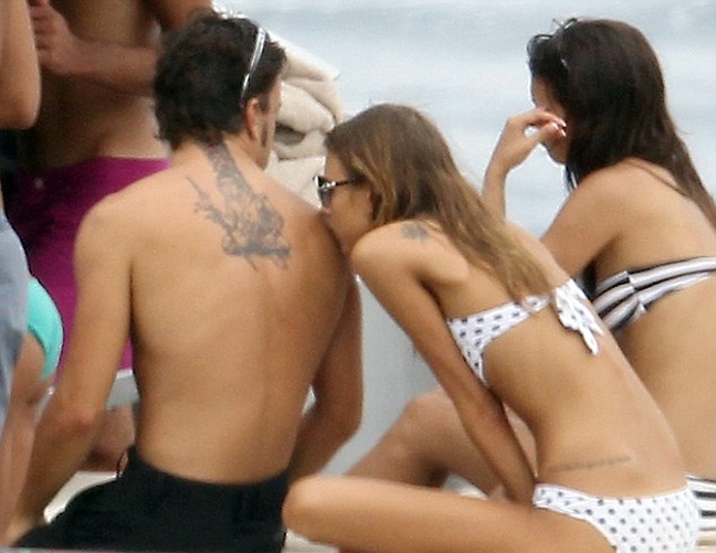 Στη Μαγιόρκα με καλή παρέα ο Αλόνσο (photos)