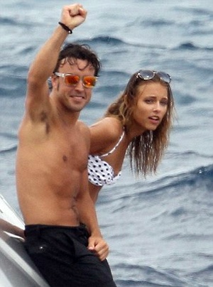 Στη Μαγιόρκα με καλή παρέα ο Αλόνσο (photos)