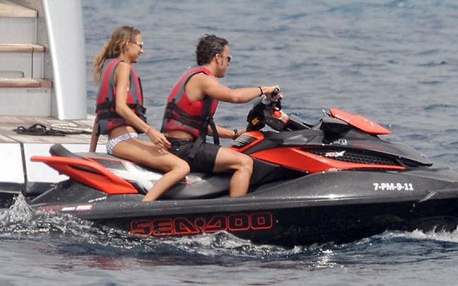 Στη Μαγιόρκα με καλή παρέα ο Αλόνσο (photos)