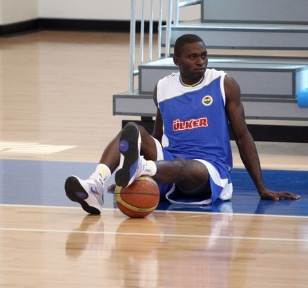 Μπατίστ και Σάτο στην πρώτη προπόνηση της «Φενέρ» (photos)