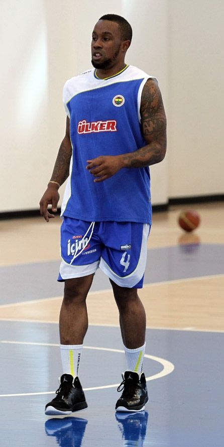 Μπατίστ και Σάτο στην πρώτη προπόνηση της «Φενέρ» (photos)