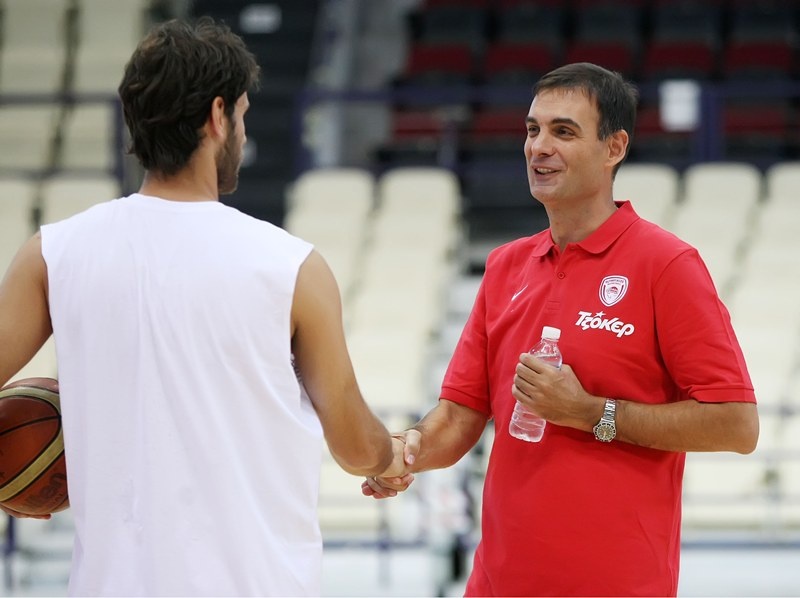 Με κέφι και χαμόγελα η πρώτη του Ολυμπιακού (photos)