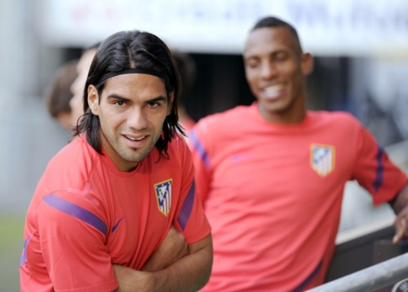 Κλείνει... σπίτια ο Φαλκάο! (photos+videos)