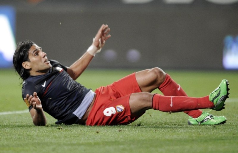 Κλείνει... σπίτια ο Φαλκάο! (photos+videos)