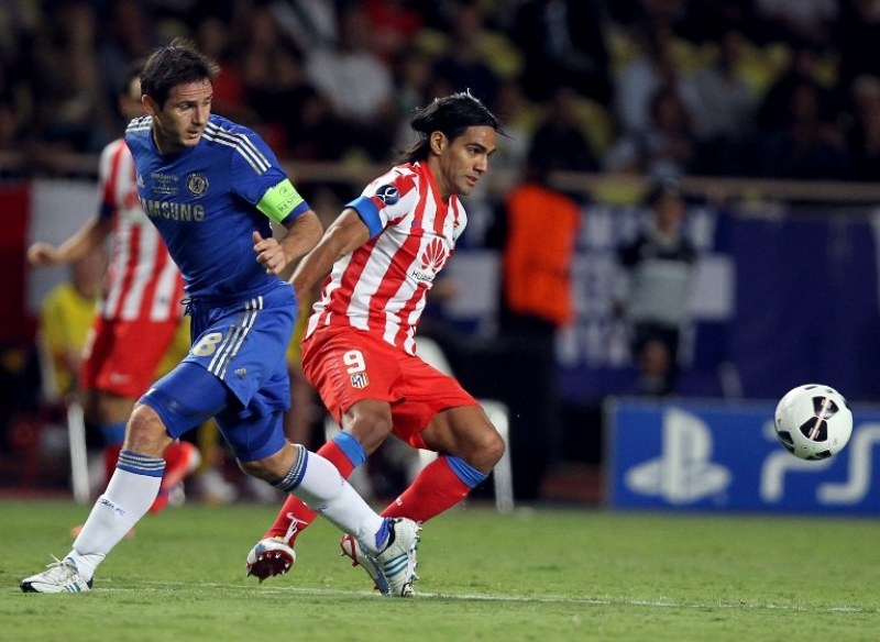 Κλείνει... σπίτια ο Φαλκάο! (photos+videos)