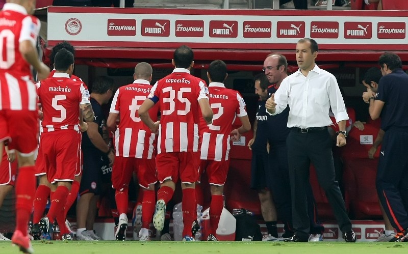 Ολυμπιακός - Λεβαδειακός: Η αφιέρωση του Σιόβα στον Μήτρογλου (photos)