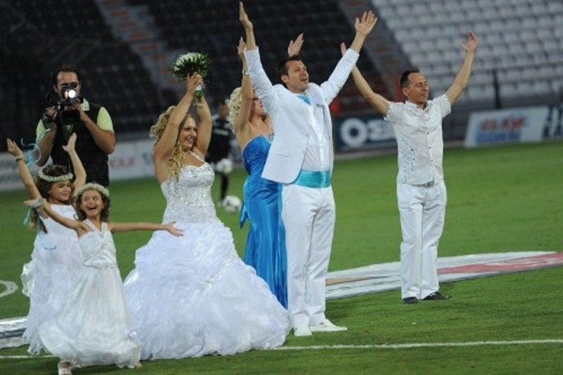 Τούμπα ο γάμος! (photos)