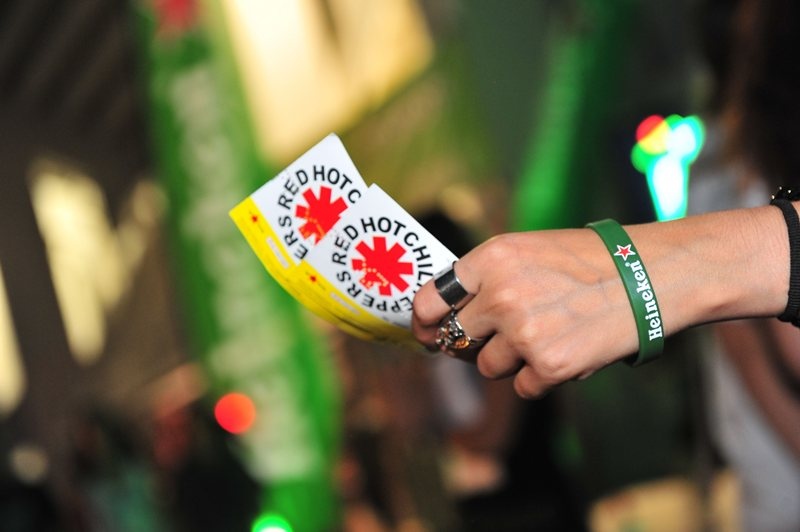Η Heineken στους Red Hot Chili Peppers (video+photos)