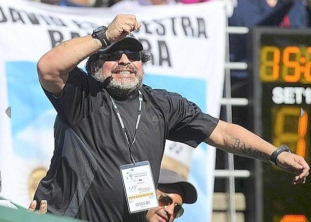 Davis Cup: Το show και η άσεμνη χειρονομία του Μαραντόνα (photos)