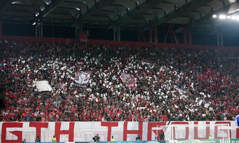 Σοκ για Ολυμπιακό, δέος και τρίποντο για Σάλκε (1-2) (video)