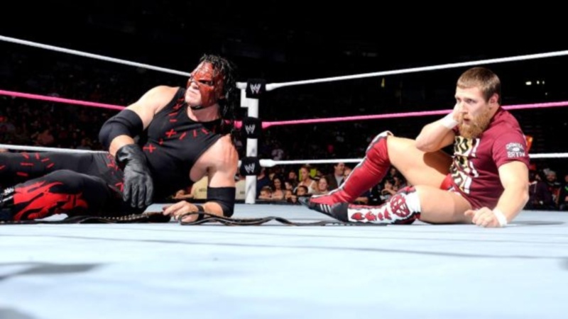 Raw SuperShow: «Σεβασμός« στον CM Punk με… μεταλλικό σωλήνα (photos + videos)
