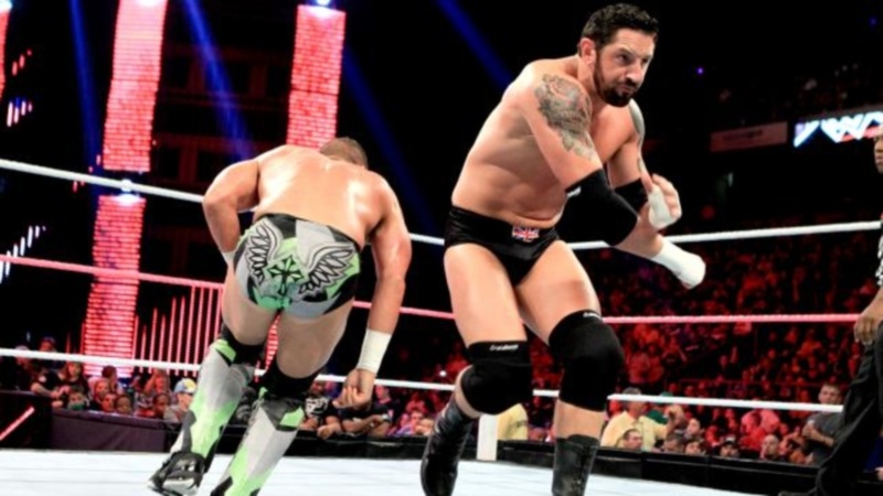Raw SuperShow: «Σεβασμός« στον CM Punk με… μεταλλικό σωλήνα (photos + videos)
