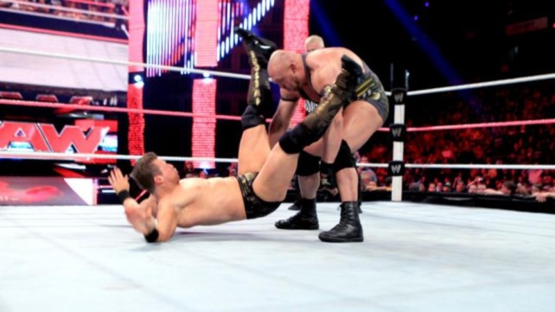 Raw SuperShow: «Σεβασμός« στον CM Punk με… μεταλλικό σωλήνα (photos + videos)