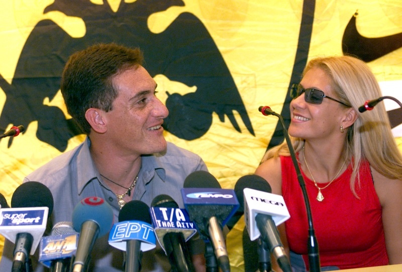 Ρετρό ιστορίες: Οταν οι WAGs κλέβουν την παράσταση (photos)