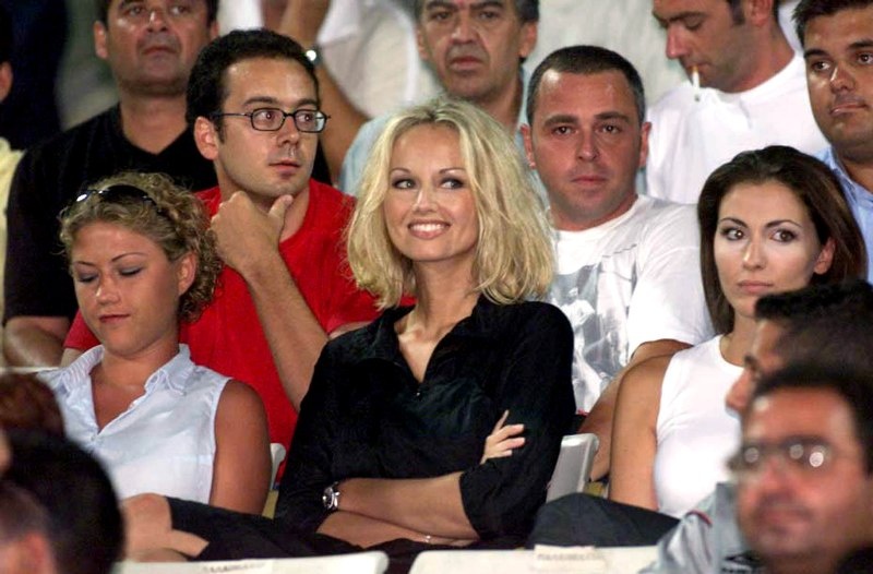 Ρετρό ιστορίες: Οταν οι WAGs κλέβουν την παράσταση (photos)