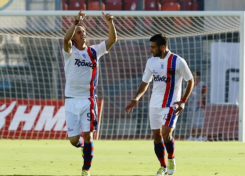 Πανιώνιος για φίλημα, ΑΕΚ για Football League