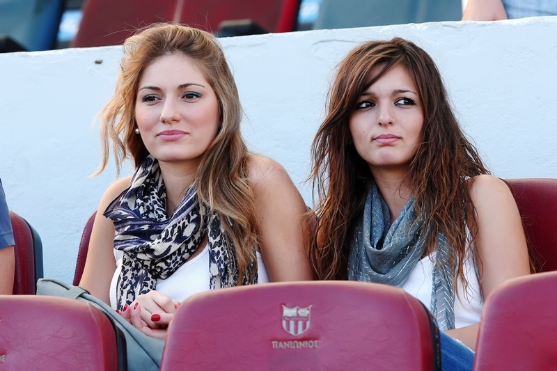 Πανιώνιος για φίλημα, ΑΕΚ για Football League