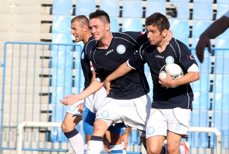 H πρεμιέρα της Football League με εικόνες