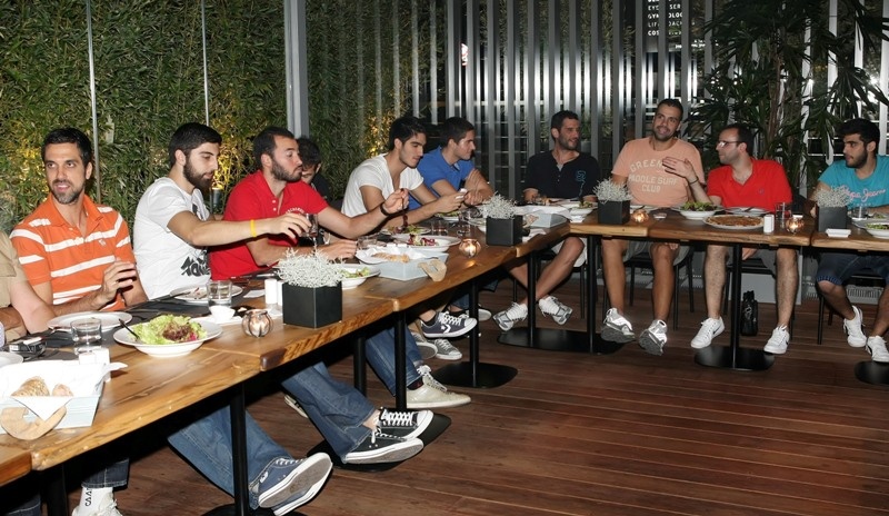 Ηλυσιακός: Χαλάρωσαν με δείπνο (photos)
