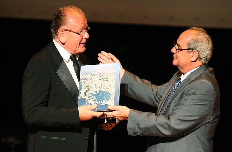 Ίβκοβιτς: «Αισθάνομαι Πειραιώτης» (video+photos)