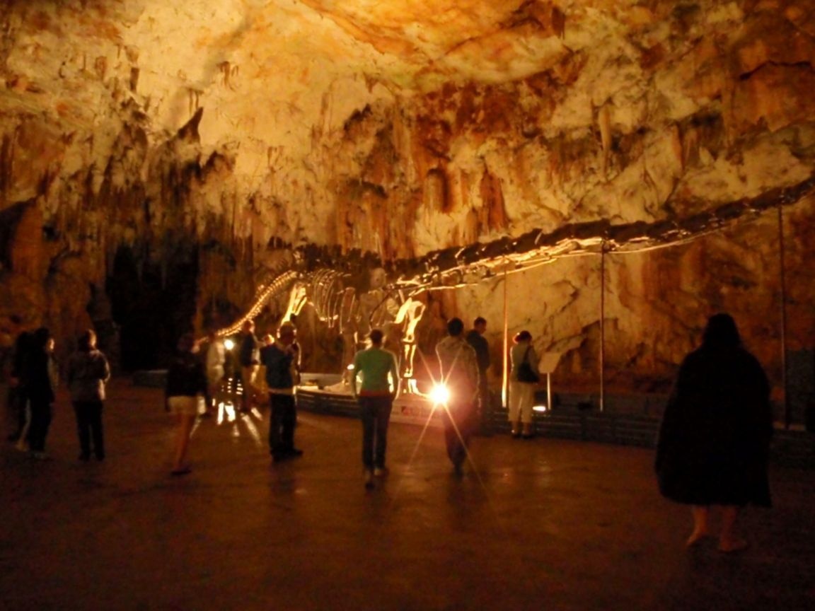 Ευρωμπάσκετ 2013: Σε σπήλαιο η κλήρωση (video+photos)