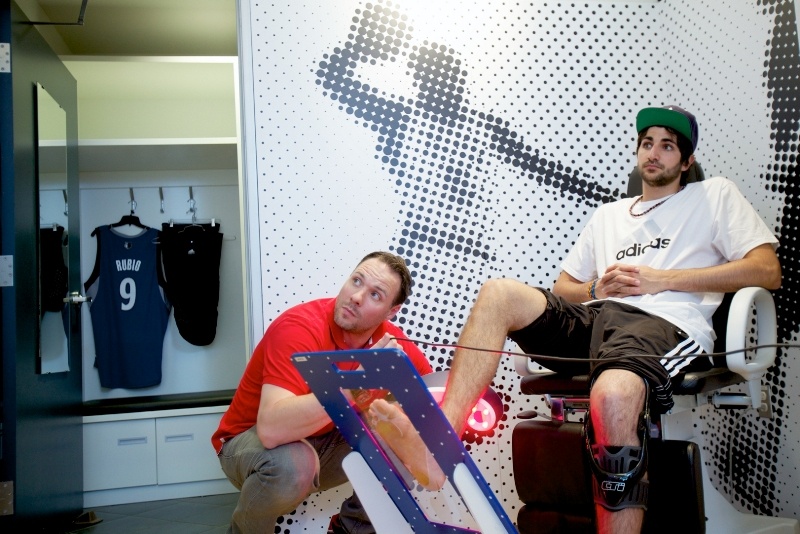 Και ο Ρούμπιο φοράει Adidas! (photos)