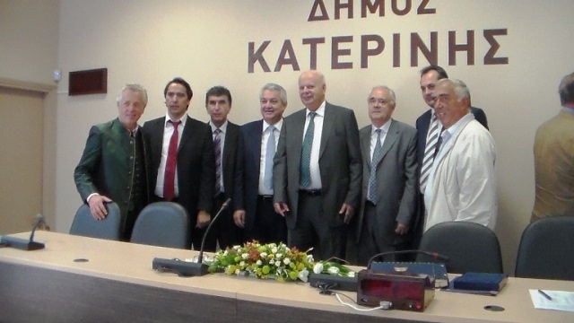 ΕΟΚ: Επίτιμος δημότης Κατερίνης ο Βασιλακόπουλος (photos)