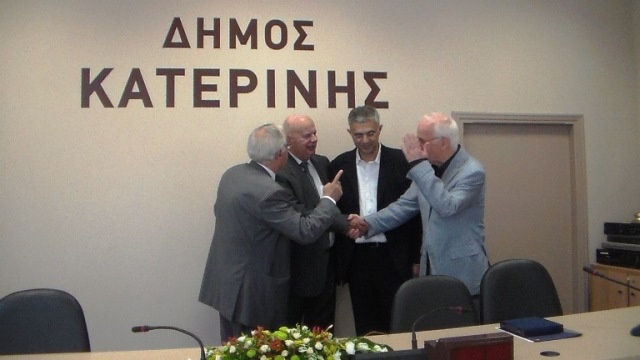 ΕΟΚ: Επίτιμος δημότης Κατερίνης ο Βασιλακόπουλος (photos)