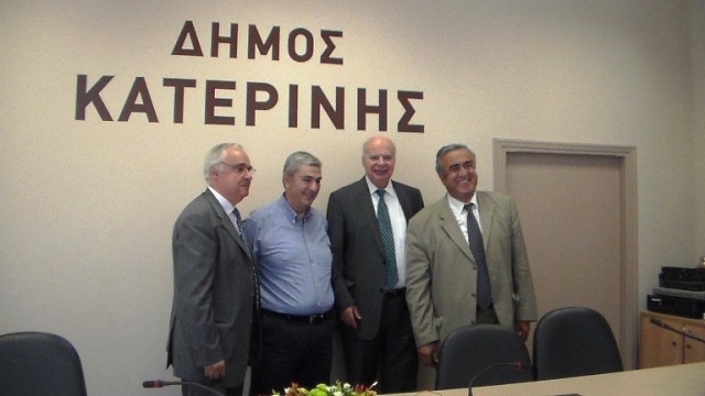 ΕΟΚ: Επίτιμος δημότης Κατερίνης ο Βασιλακόπουλος (photos)