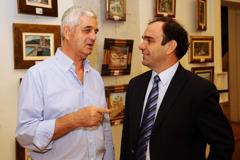 Πλήθος κόσμου και Καπετάνιος στην έκθεση του Τάκη Οικονομόπουλου (photos)