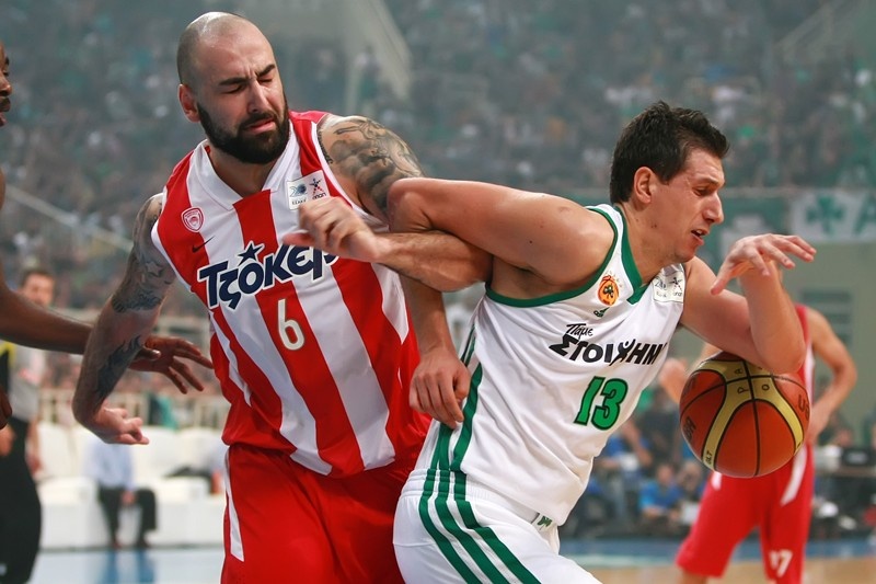 Παναθηναϊκός - Ολυμπιακός: Έπεφταν... κορμιά στο ΟΑΚΑ (photos)