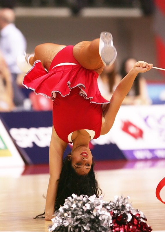 Ολυμπιακός: Εντυπωσιάζουν και φέτος οι Red Drops (photos+videos)