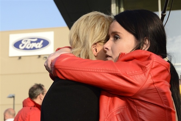 Υπέρ των ανέργων της Ford η Γκενκ! (photos)