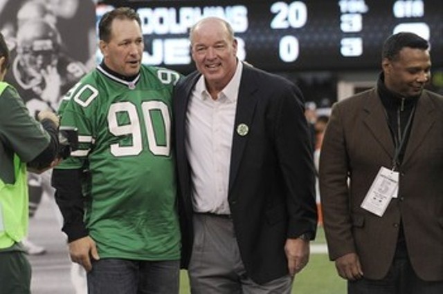 NFL: Αποσύρθηκε η φανέλα του Dennis Byrd (photos)