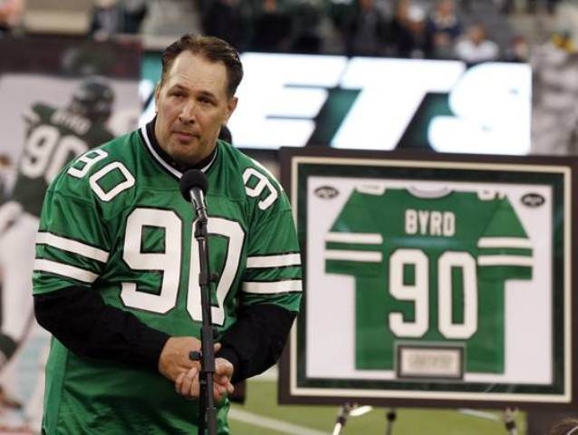 NFL: Αποσύρθηκε η φανέλα του Dennis Byrd (photos)