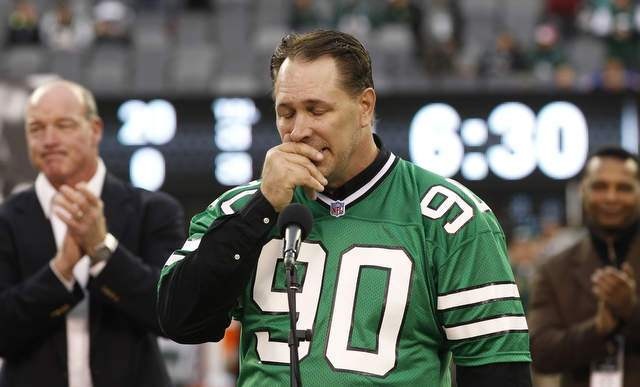 NFL: Αποσύρθηκε η φανέλα του Dennis Byrd (photos)